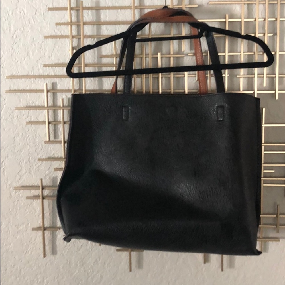 Street level tote